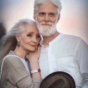 粉嫩小泬无码无套在线观看
